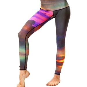Teeki Sunset Hot Pants Leggings‎ in Cloud Multicolor Eco-conscious S